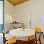 Margherita 60m With Balcony In Historic Centre *