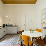 Margherita 60m With Balcony In Historic Centre *
