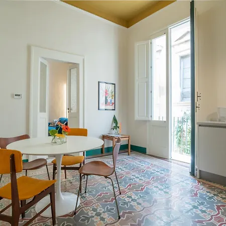 公寓 Margherita 60m With Balcony In Historic Centre *