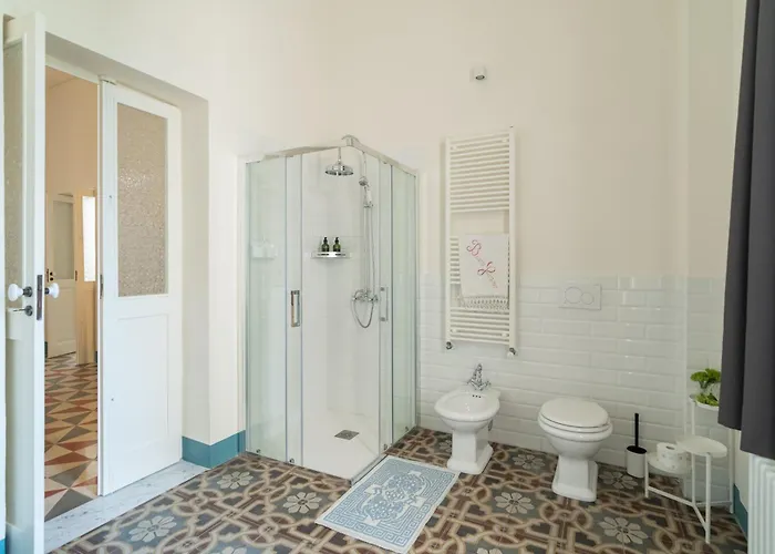 Margherita 60m With Balcony In Historic Centre